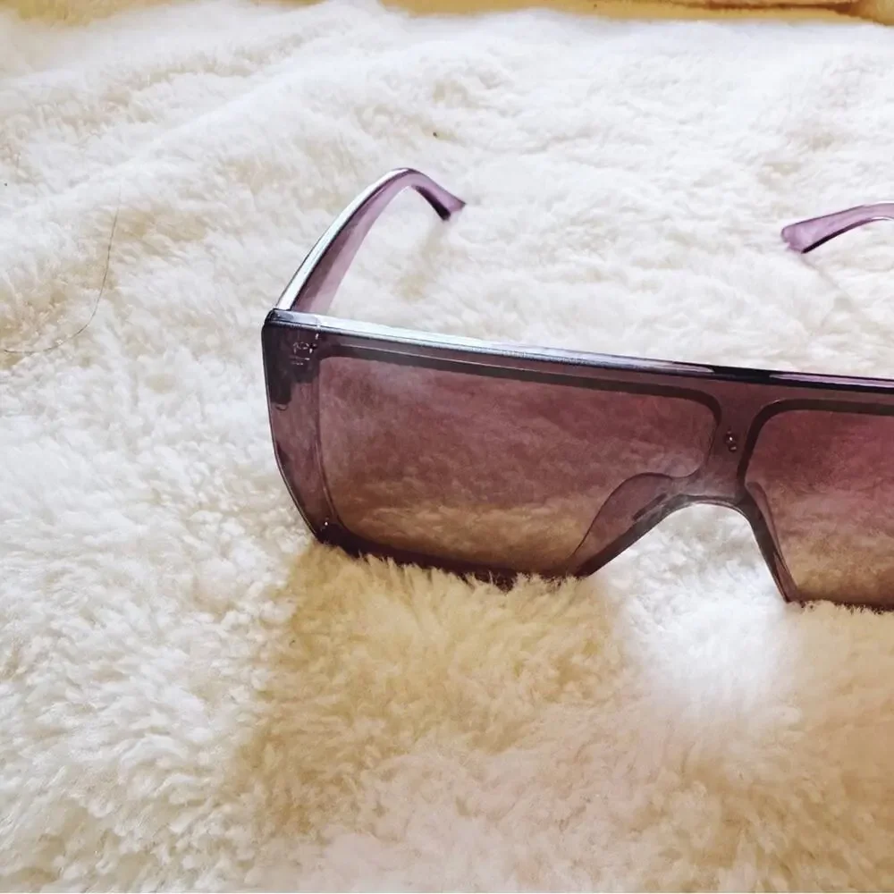 Greta Light Purple Oversized Statement Sunglasses